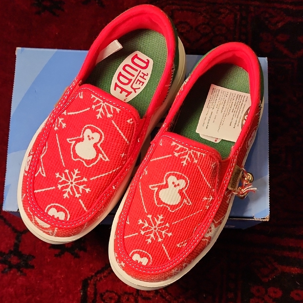 Hey Dude Sunapee Y Penguin Red Boat Shoes